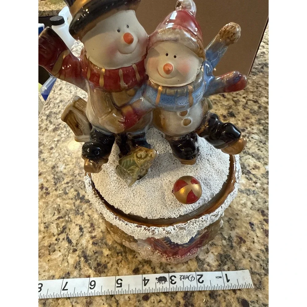 Vintage Style Ceramic Snowman Couple‎ Ice Skating Musical Canister 9